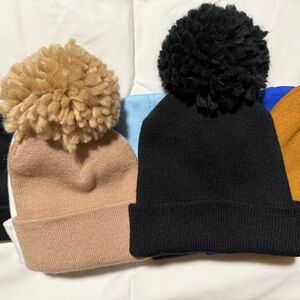Cozy Kids Pom-Pom Beanie Set - Black and Tan